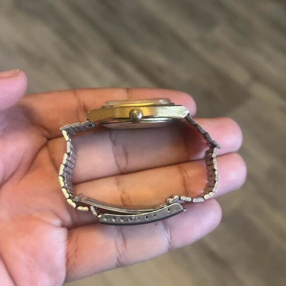 Vintage Timex Automatic Day Date Wrist Watch - Picture 3 of 7